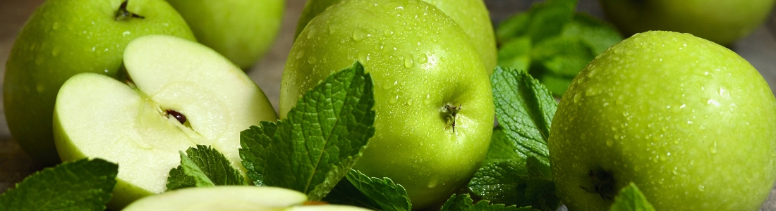 نهال سیب سبز